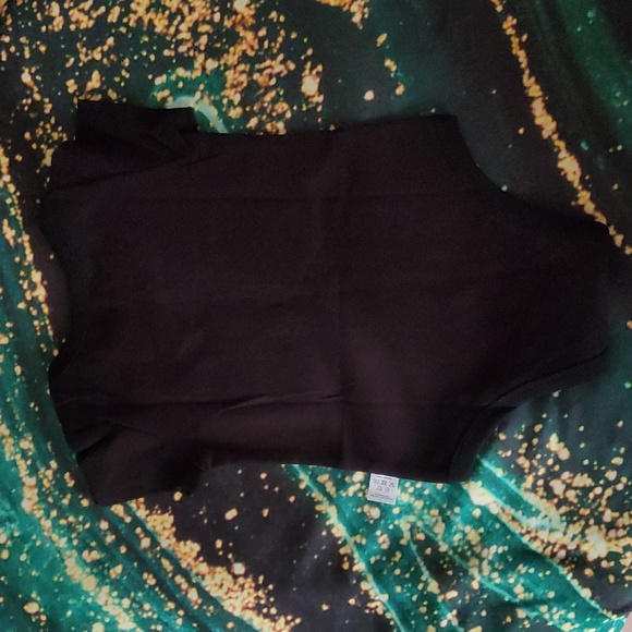 NWOT  cute little playsuit. - Picture 3 of 3